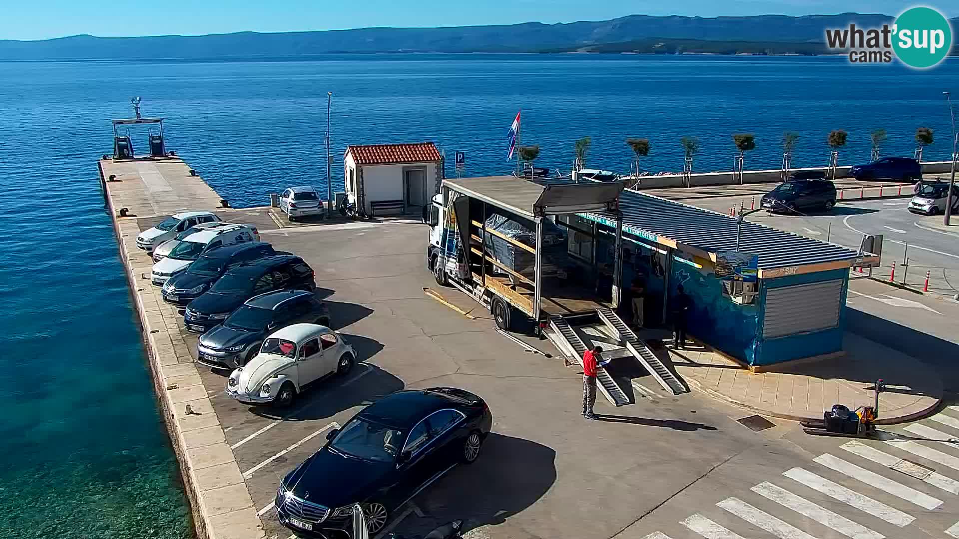 Web kamera Bol – Centar mjesta i marina | Pogled uživo