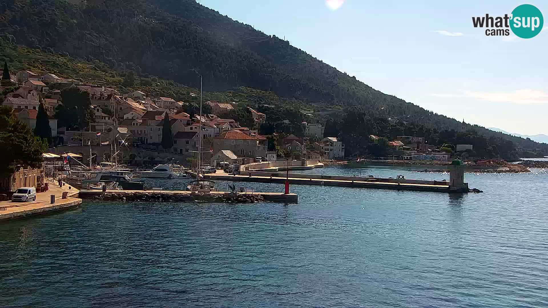 Webcam Bol Hafen & Ortszentrum – Liveblick aus Bol auf der Insel Brač