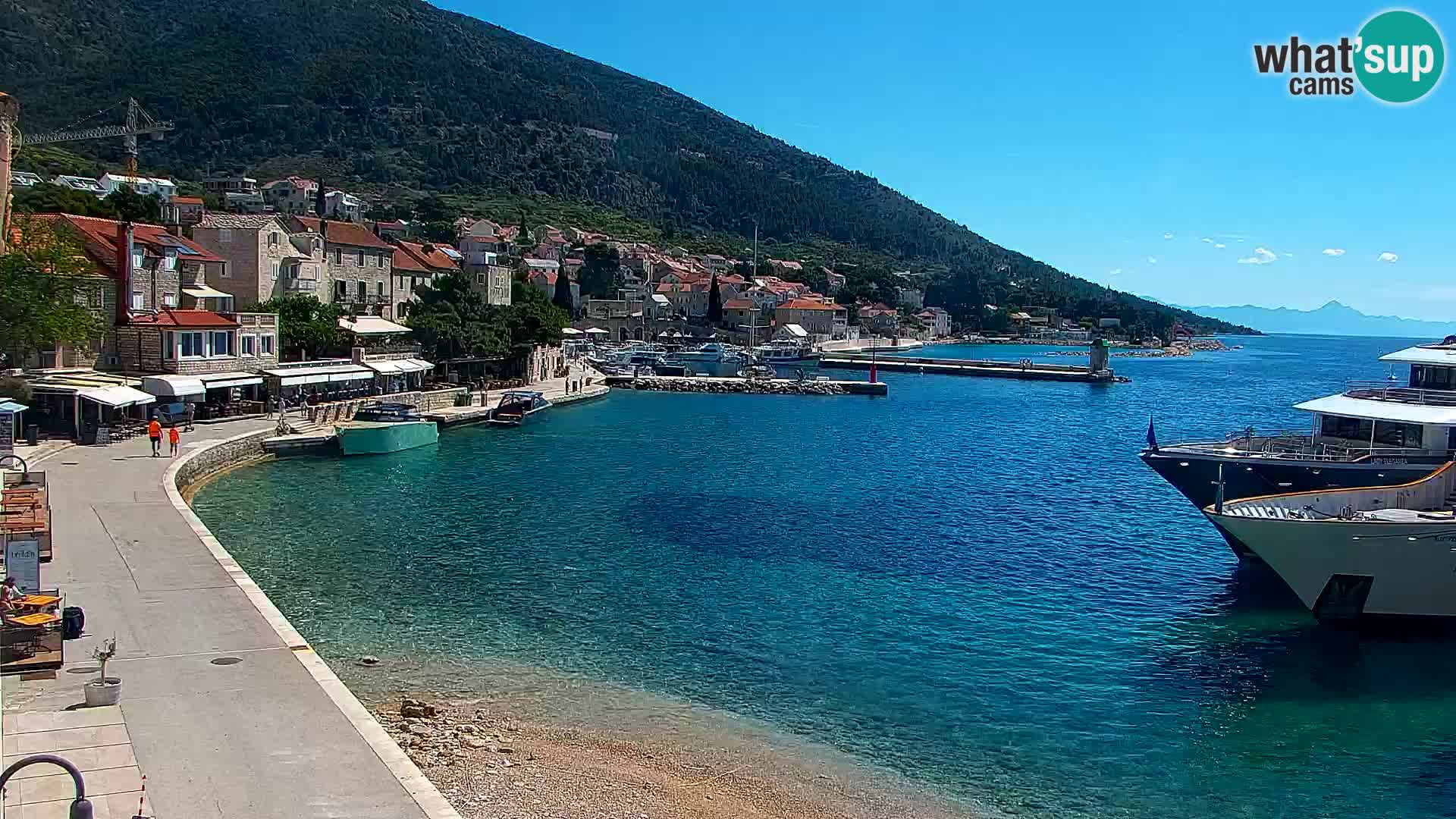 Webcam Bol Centro e Marina – Vista live dal porto di Bol