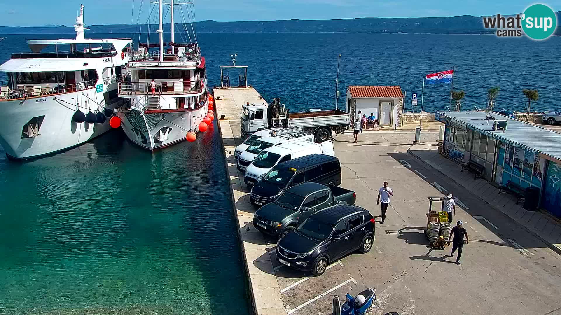 Webcam Bol Town Center & Marina – Live View from Bol, Brač