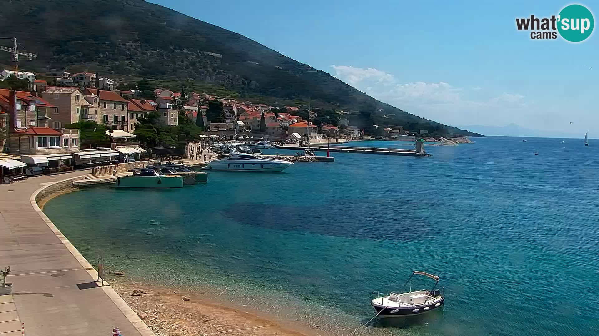 Webcam Bol Centro e Marina – Vista live dal porto di Bol