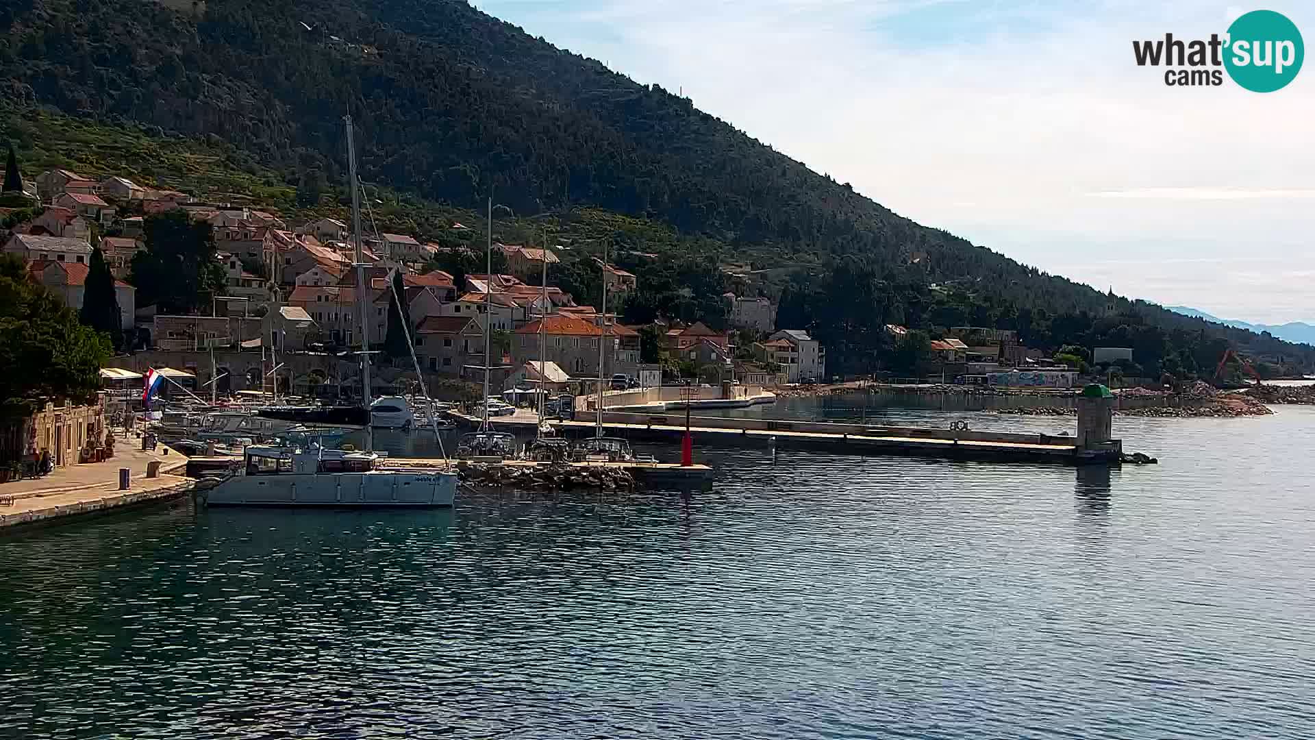 Webcam Bol Hafen & Ortszentrum – Liveblick aus Bol auf der Insel Brač
