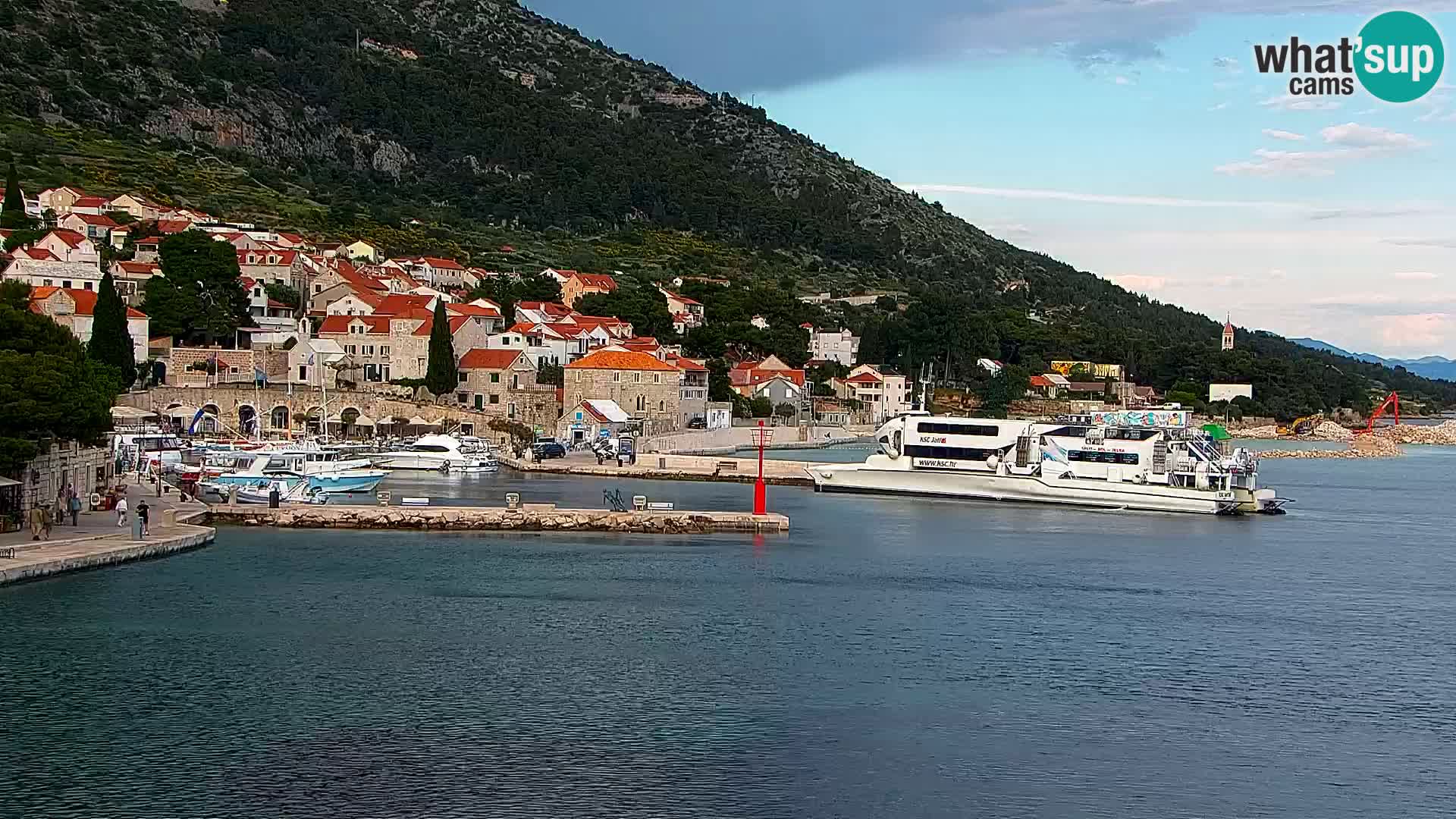 Webcam Bol Centro e Marina – Vista live dal porto di Bol