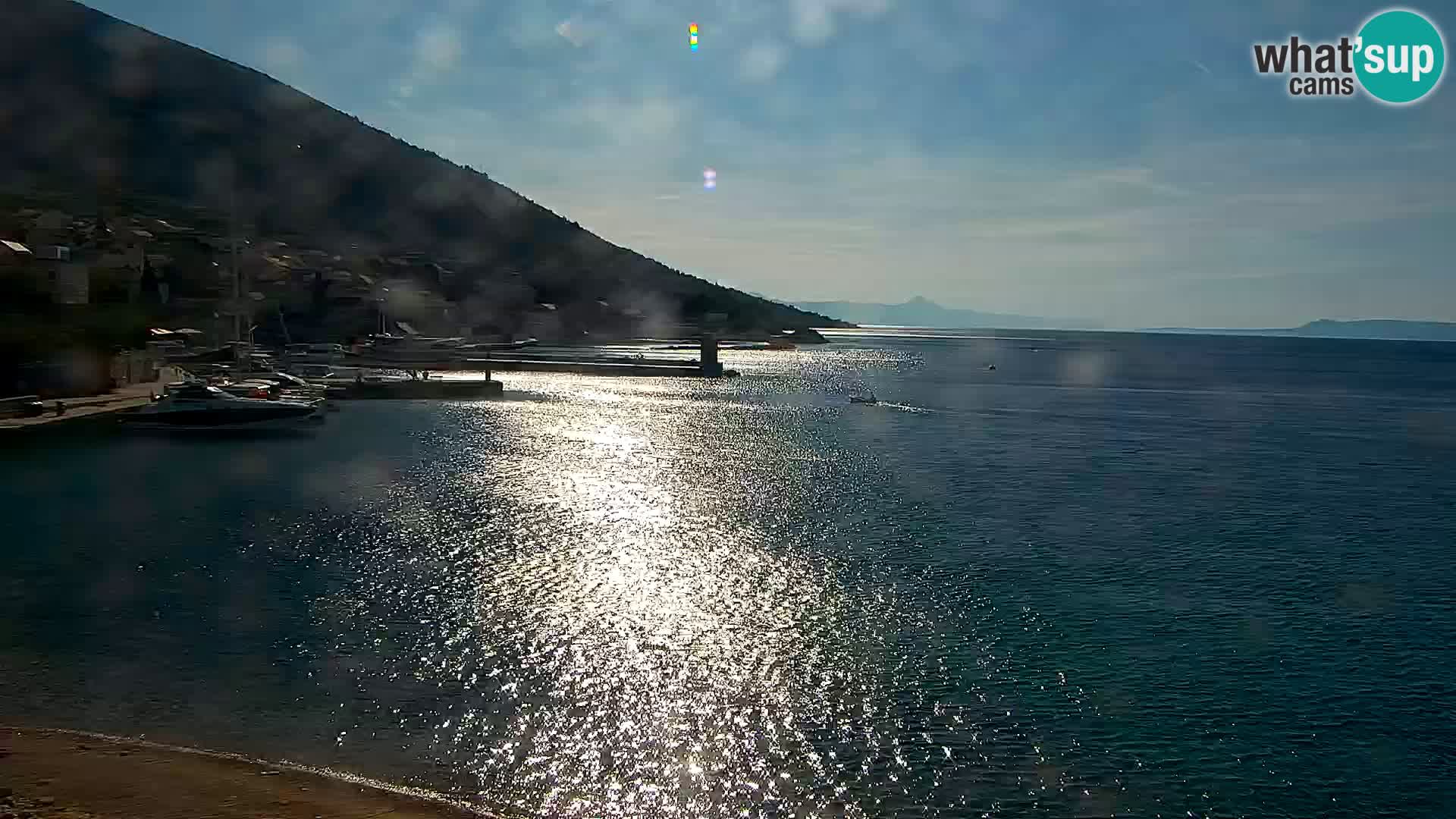 Webcam Bol Hafen & Ortszentrum – Liveblick aus Bol auf der Insel Brač