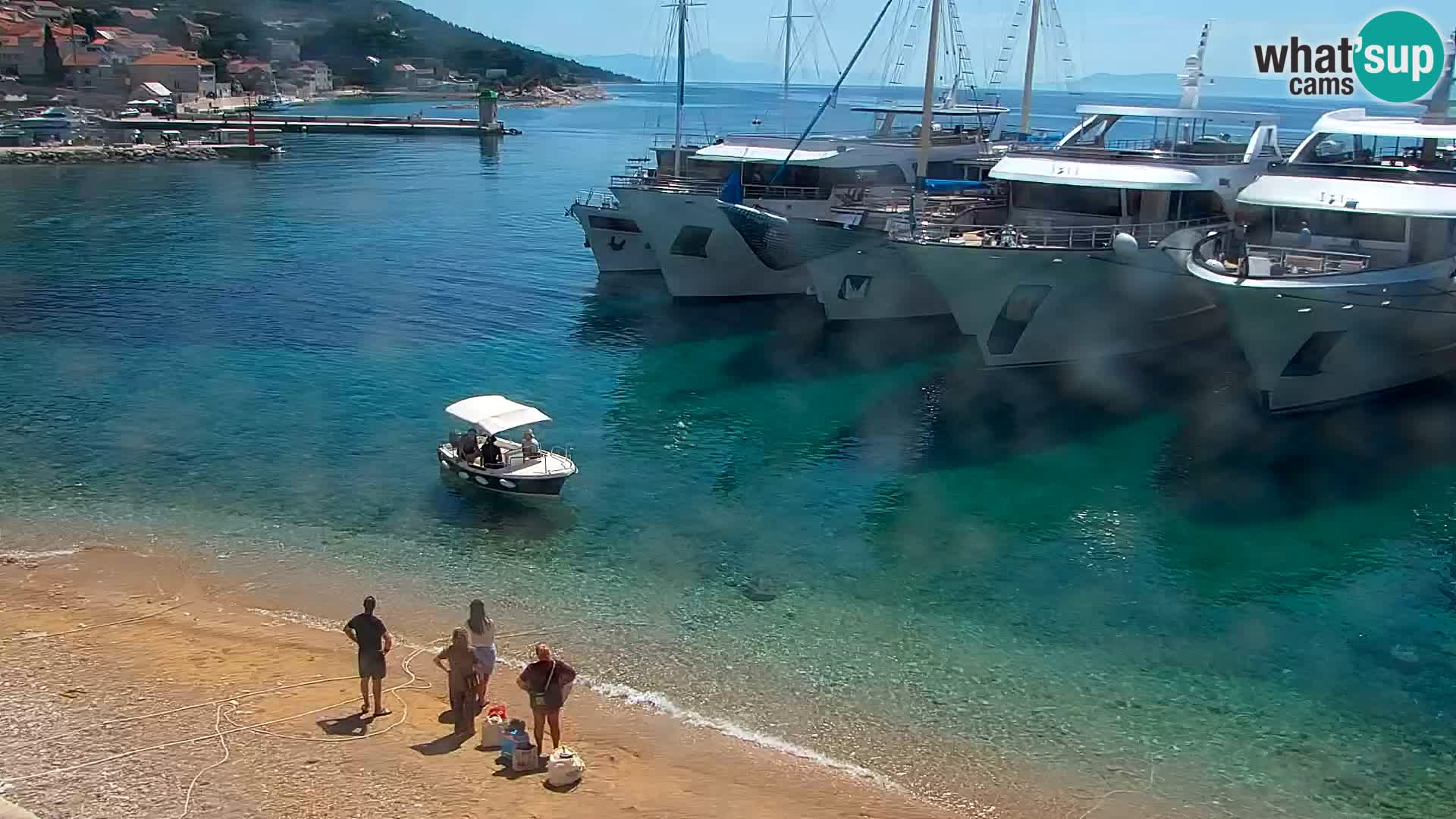 Webcam Bol Centro e Marina – Vista live dal porto di Bol
