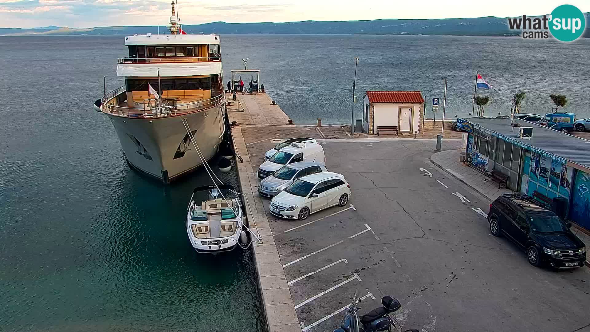 Webcam Bol Centro e Marina – Vista live dal porto di Bol