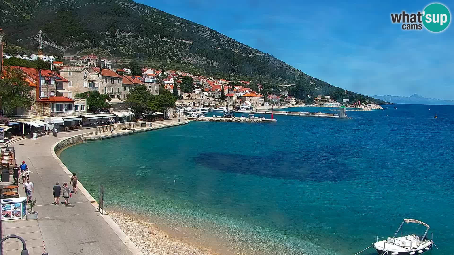 Web kamera Bol – Centar mjesta i marina | Pogled uživo