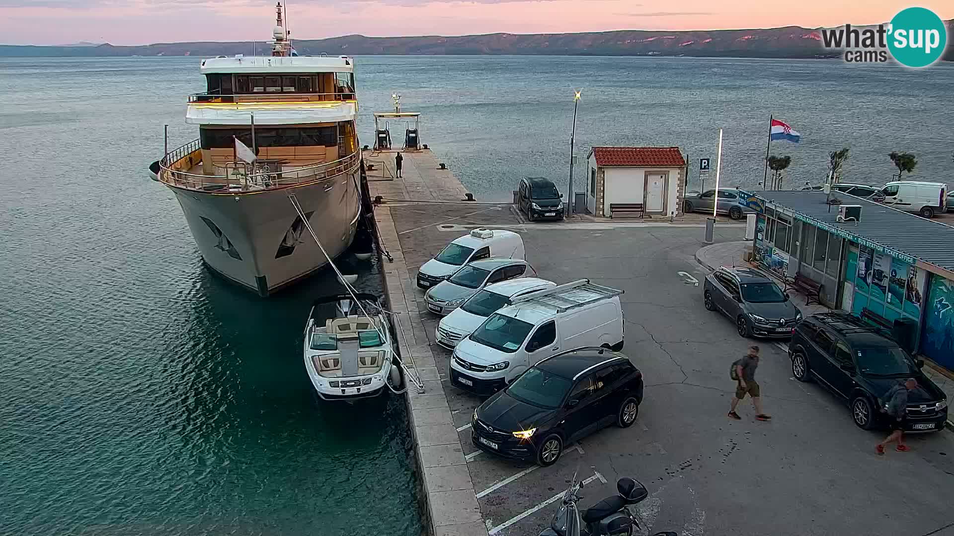 Webcam Bol Hafen & Ortszentrum – Liveblick aus Bol auf der Insel Brač
