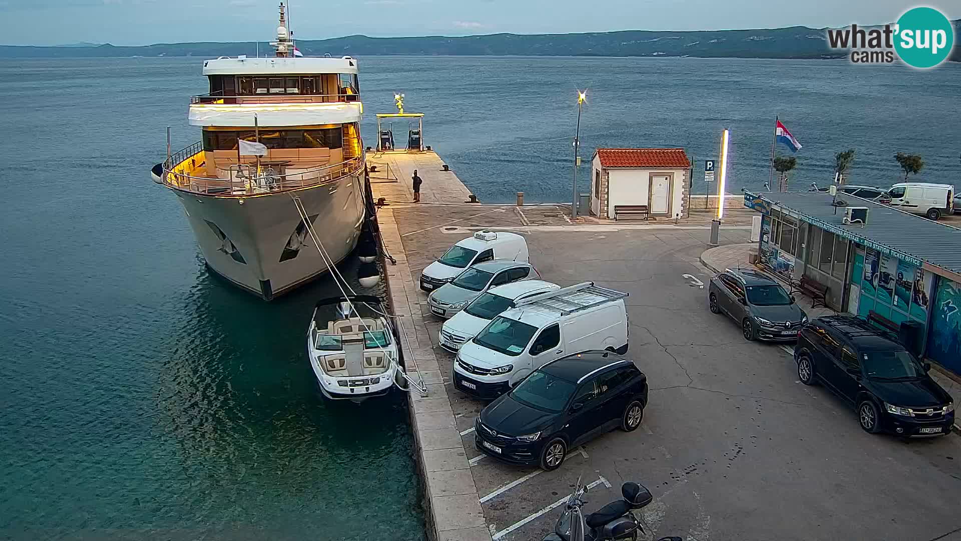 Webcam Bol Town Center & Marina – Live View from Bol, Brač