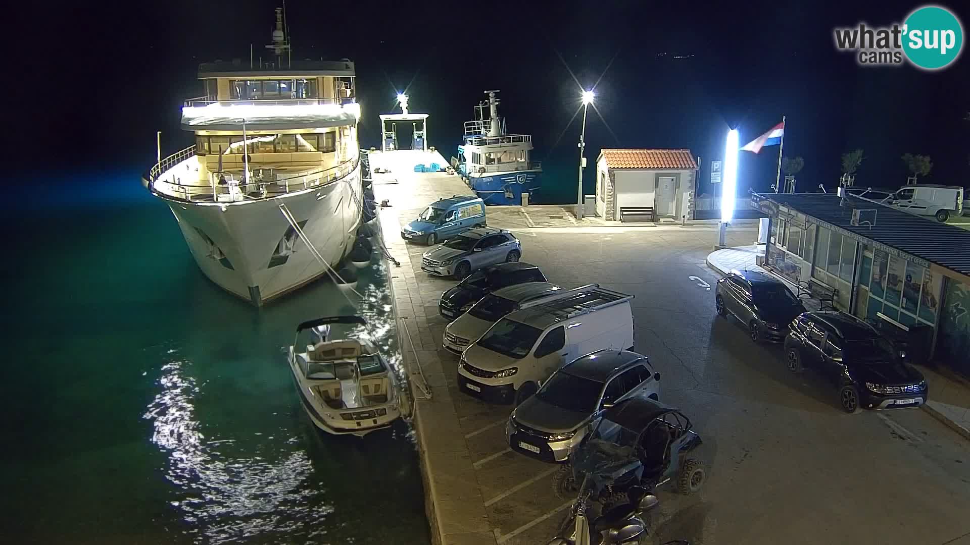 Webcam Bol Centro e Marina – Vista live dal porto di Bol