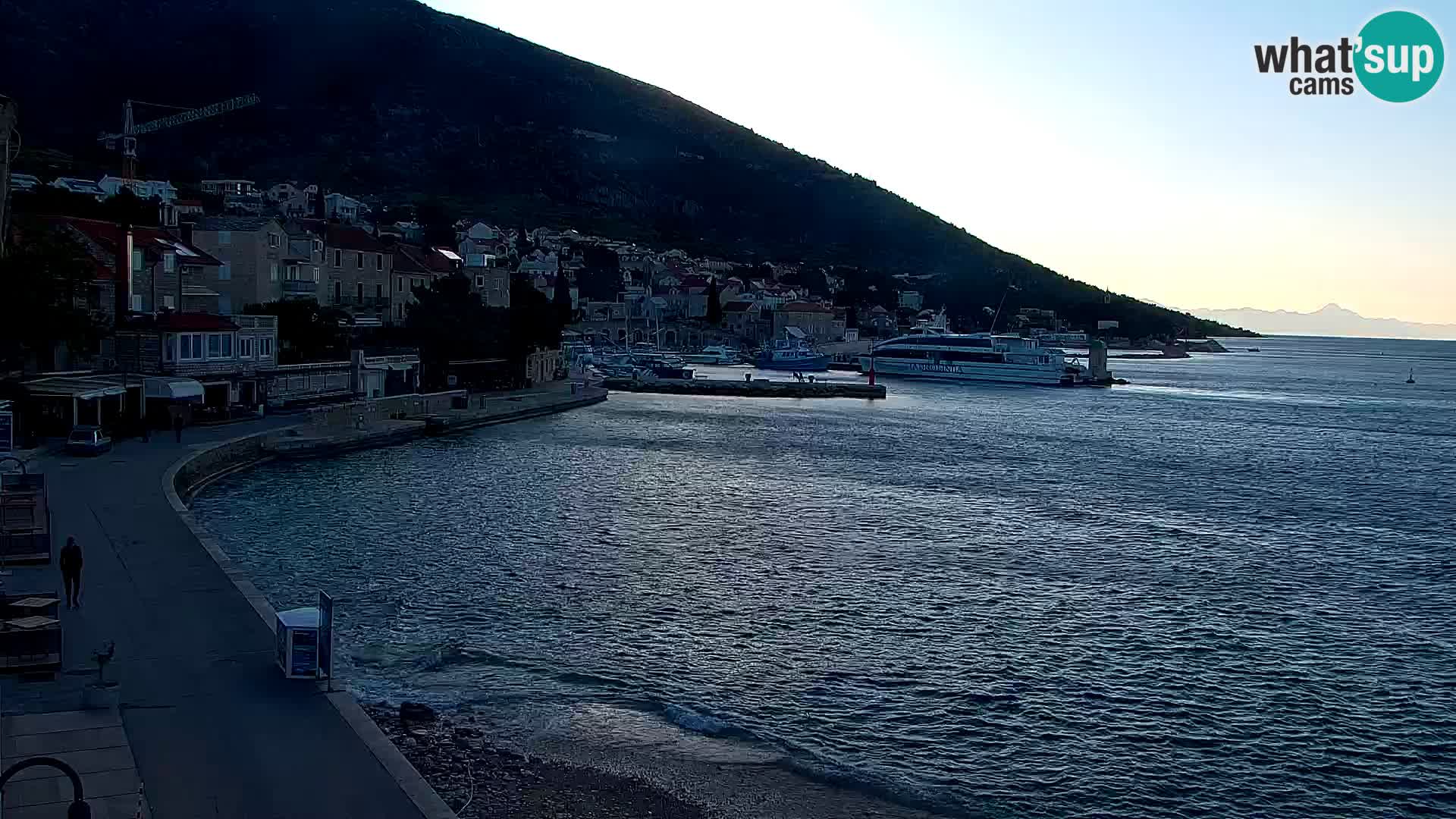 Webcam Bol Hafen & Ortszentrum – Liveblick aus Bol auf der Insel Brač