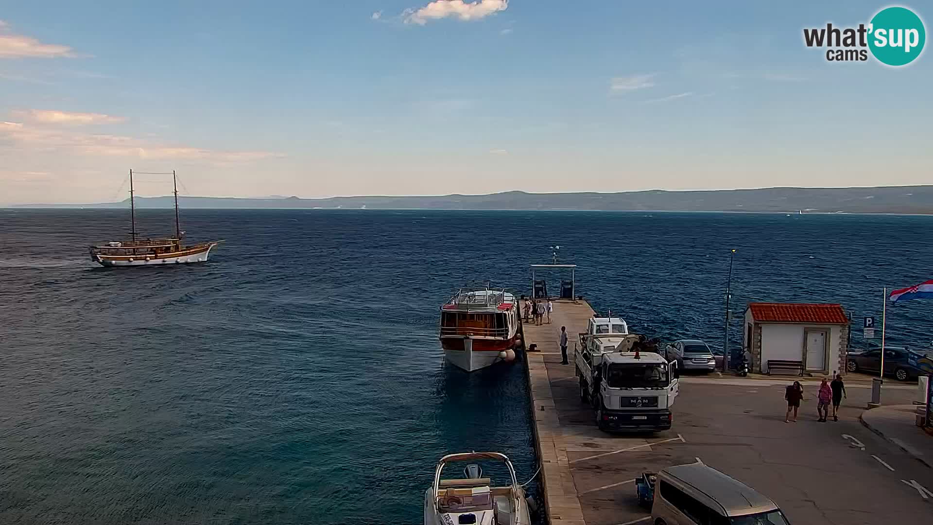 Webcam Bol Hafen & Ortszentrum – Liveblick aus Bol auf der Insel Brač