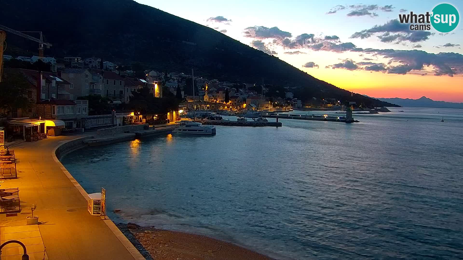 Webcam Bol Hafen & Ortszentrum – Liveblick aus Bol auf der Insel Brač
