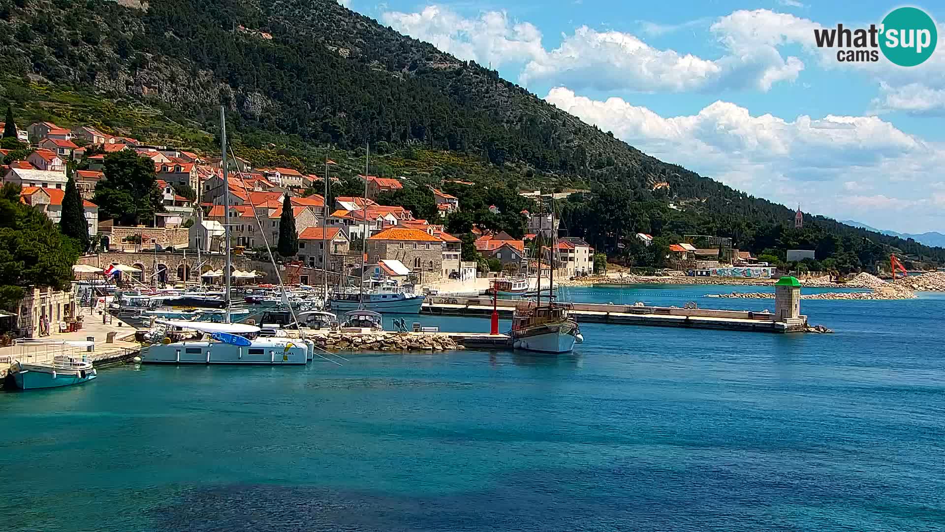 Webcam Bol Hafen & Ortszentrum – Liveblick aus Bol auf der Insel Brač