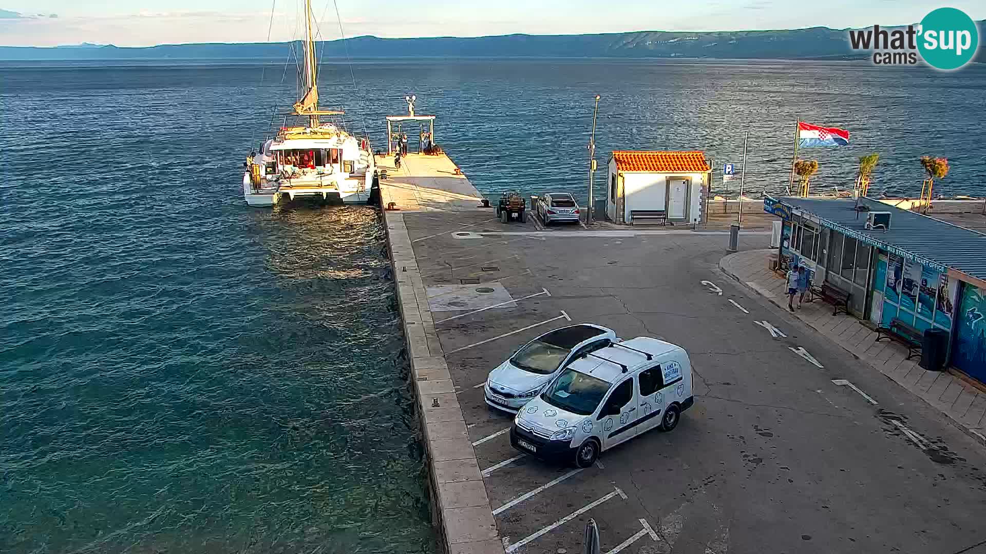 Webcam Bol Town Center & Marina – Live View from Bol, Brač