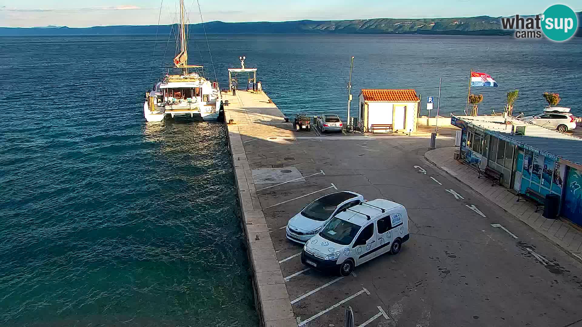 Webcam Bol Town Center & Marina – Live View from Bol, Brač