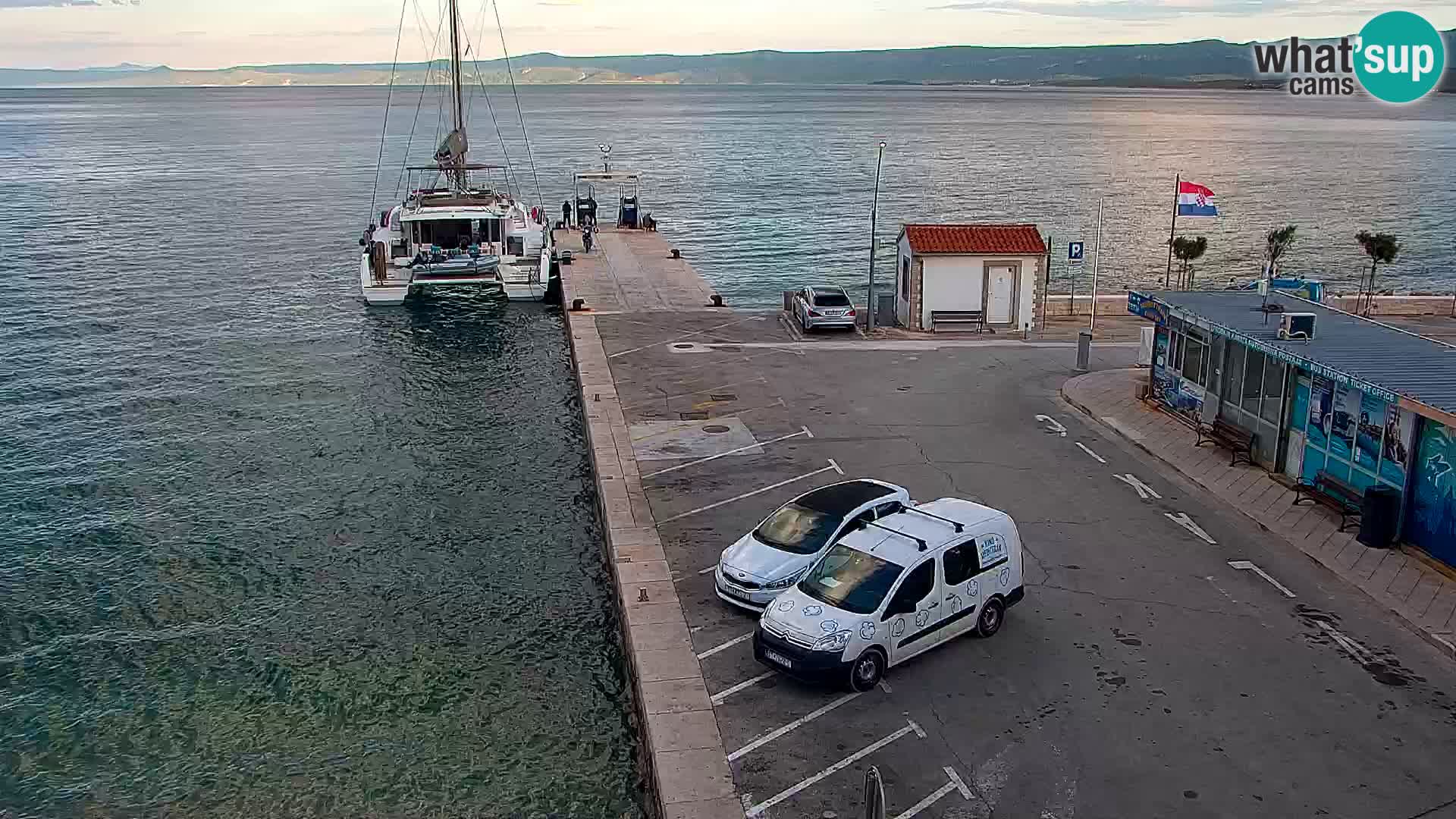 Webcam Bol Hafen & Ortszentrum – Liveblick aus Bol auf der Insel Brač