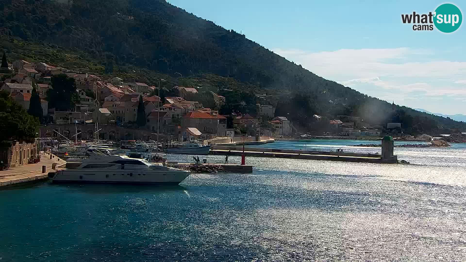 Webcam Bol Hafen & Ortszentrum – Liveblick aus Bol auf der Insel Brač