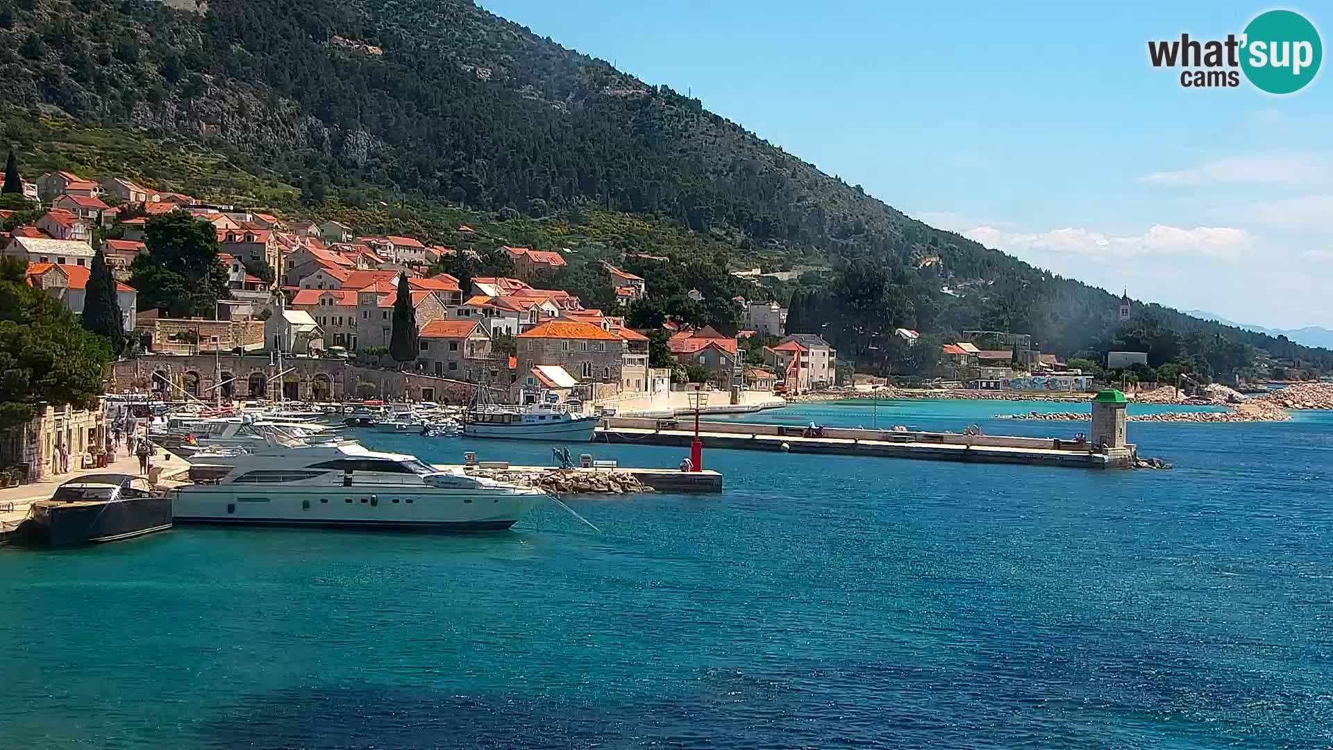 Webcam Bol Centro e Marina – Vista live dal porto di Bol
