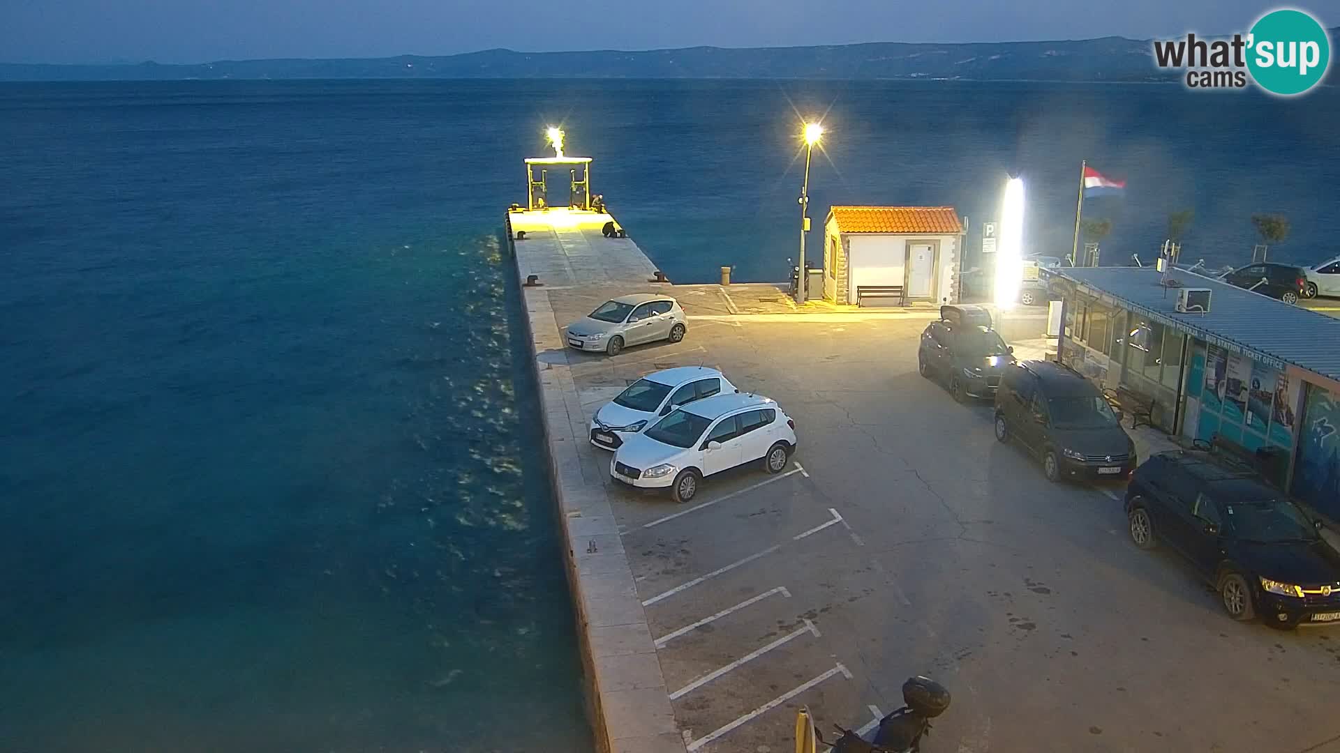 Webcam Bol Centro e Marina – Vista live dal porto di Bol