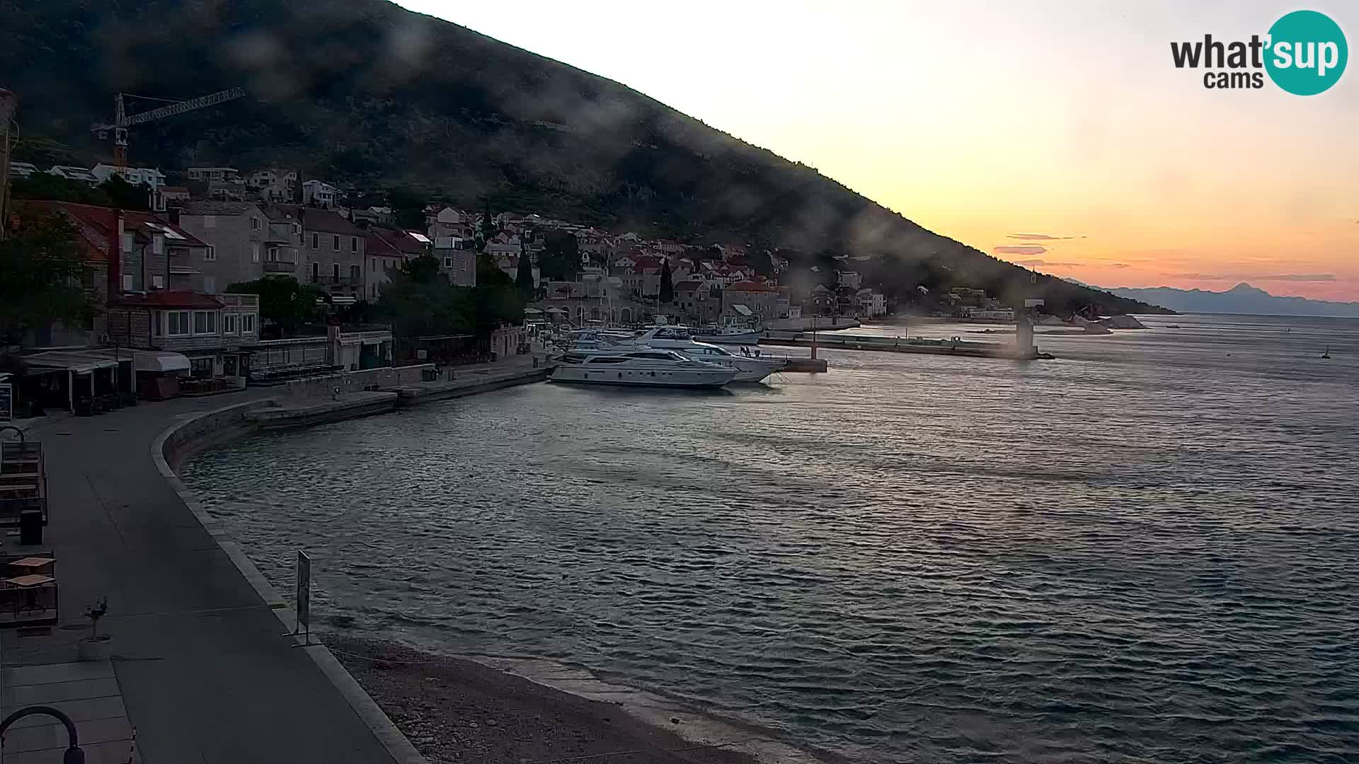 Webcam Bol Centro e Marina – Vista live dal porto di Bol