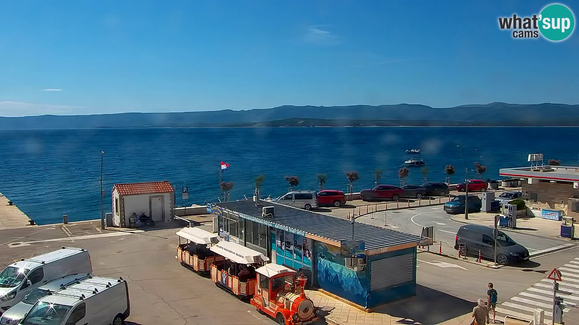 Web kamera Bol – Centar mjesta i marina | Pogled uživo