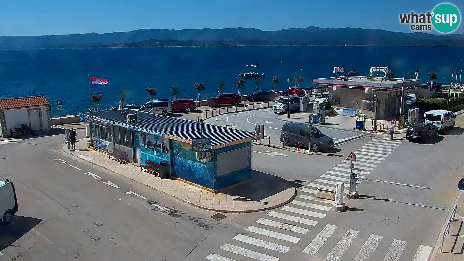 Web kamera Bol – Centar mjesta i marina | Pogled uživo