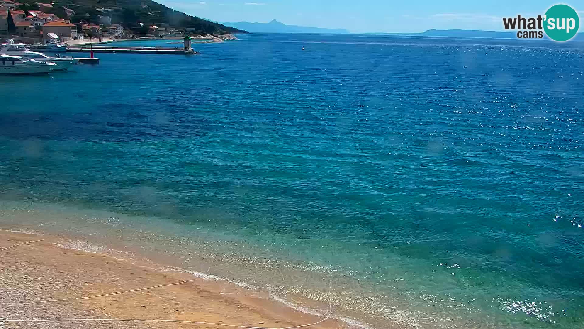 Web kamera Bol – Centar mjesta i marina | Pogled uživo