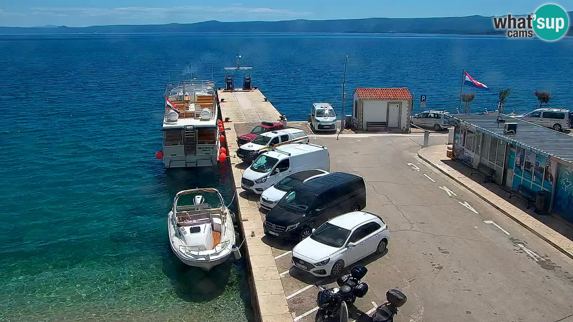 Webcam Bol Hafen & Ortszentrum – Liveblick aus Bol auf der Insel Brač