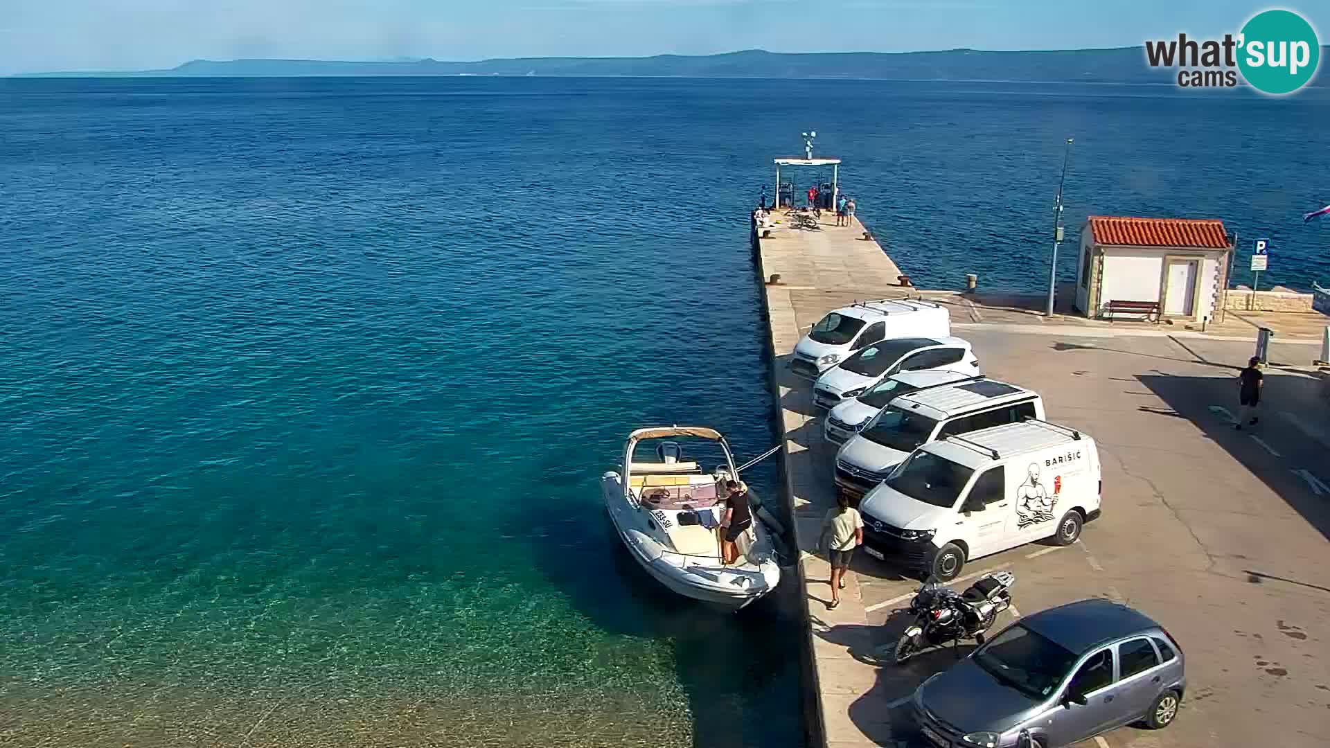 Web kamera Bol – Centar mjesta i marina | Pogled uživo