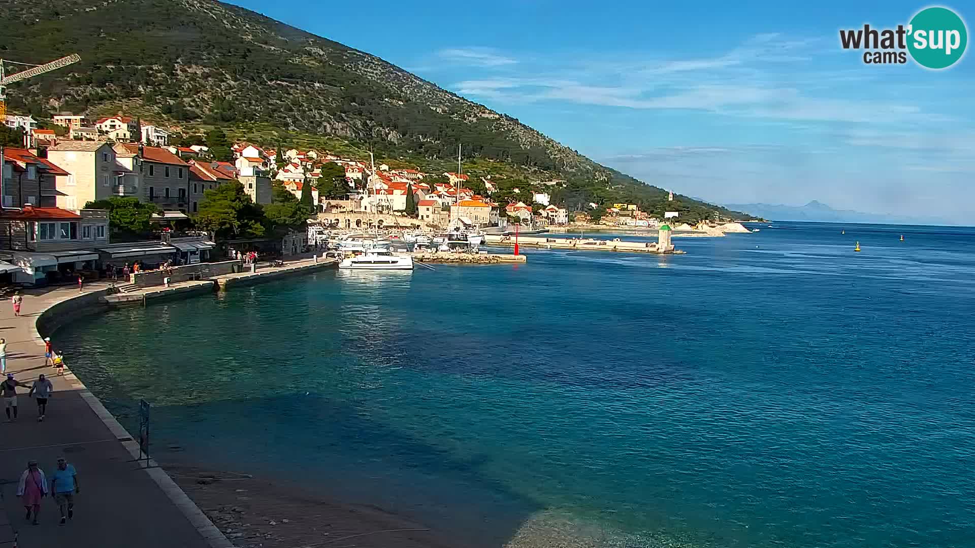 Web kamera Bol – Centar mjesta i marina | Pogled uživo