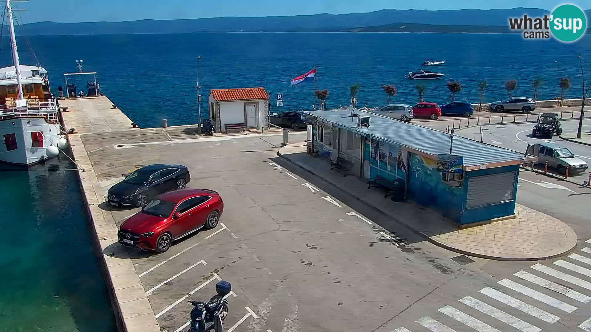 Webcam Bol Town Center & Marina – Live View from Bol, Brač