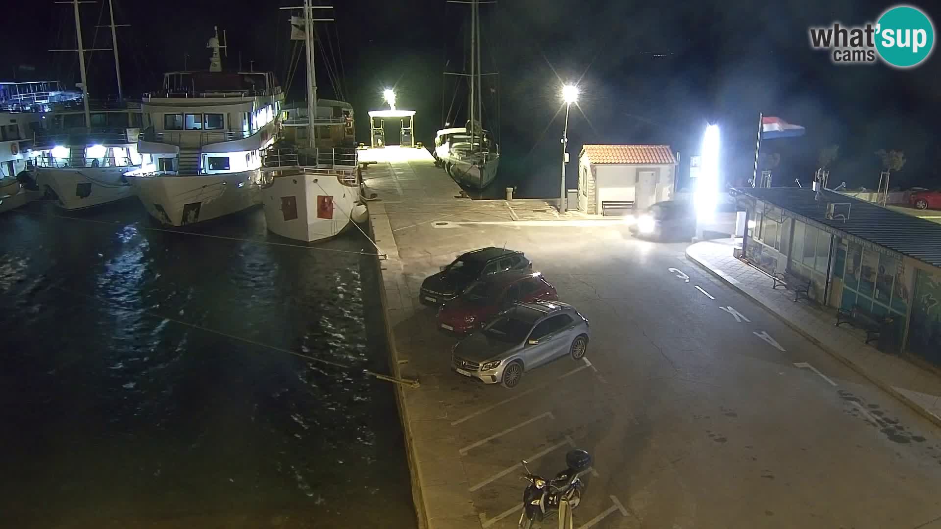 Webcam Bol Town Center & Marina – Live View from Bol, Brač