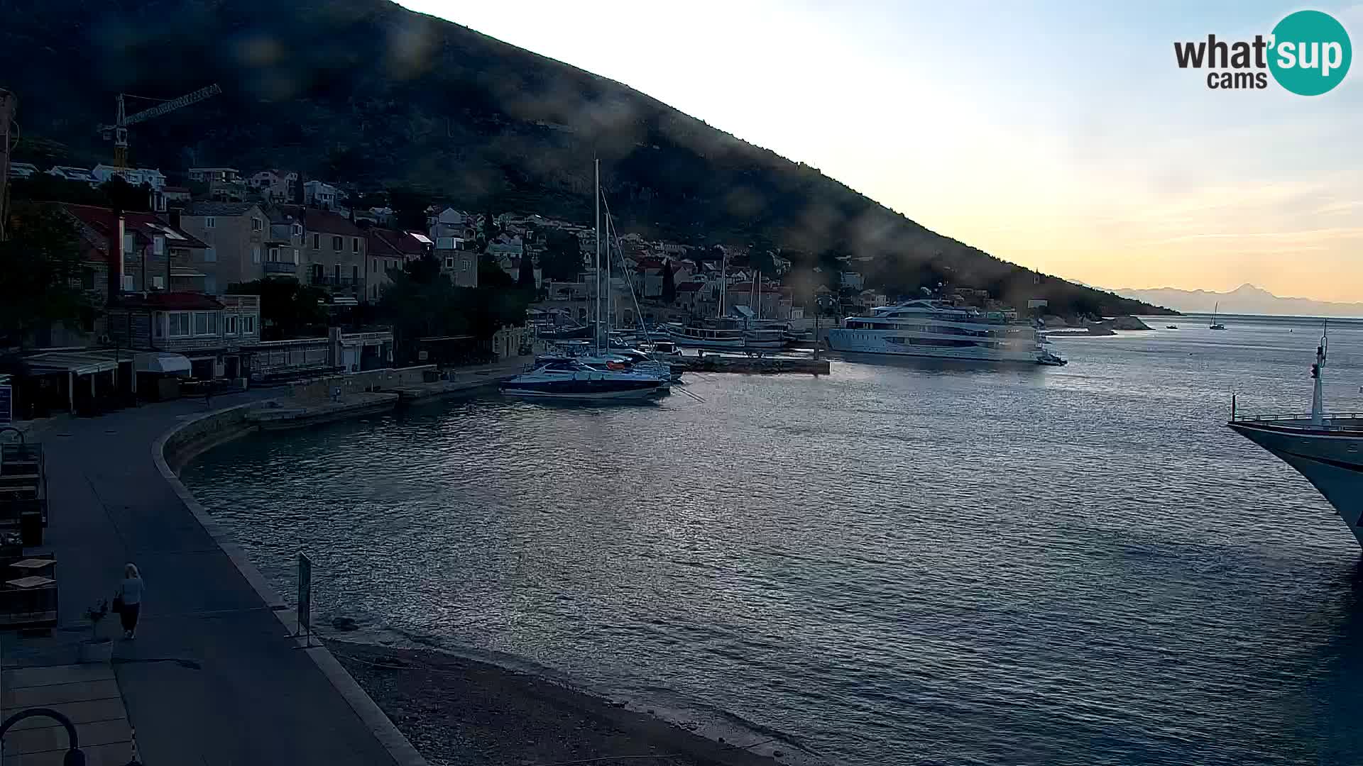 Webcam Bol Hafen & Ortszentrum – Liveblick aus Bol auf der Insel Brač