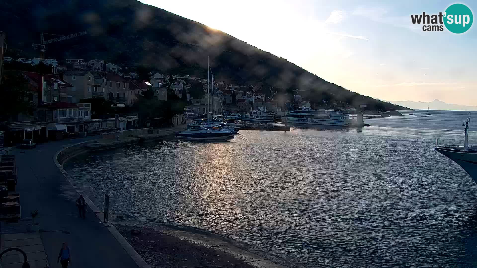 Webcam Bol Centro e Marina – Vista live dal porto di Bol