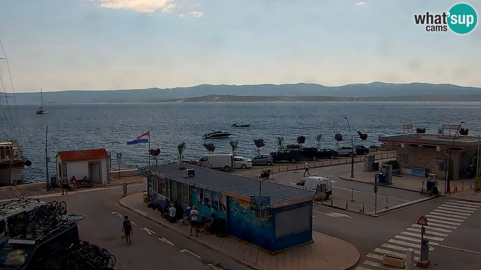 Webcam Bol Centro e Marina – Vista live dal porto di Bol