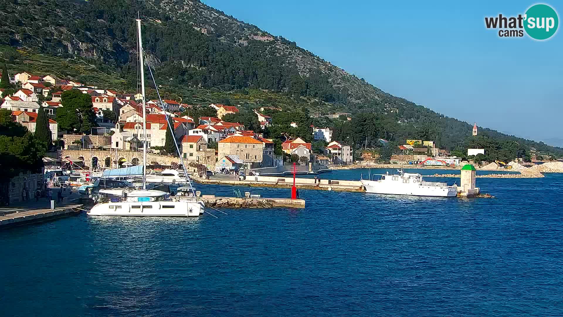 Webcam Bol Hafen & Ortszentrum – Liveblick aus Bol auf der Insel Brač