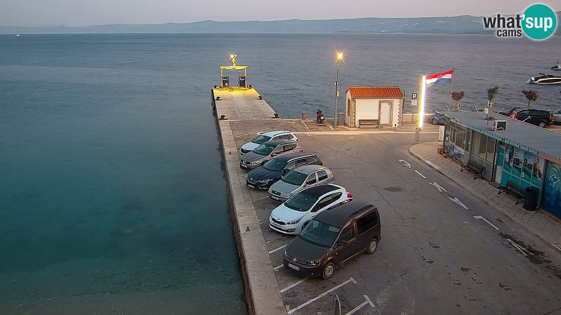 Webcam Bol Centro e Marina – Vista live dal porto di Bol