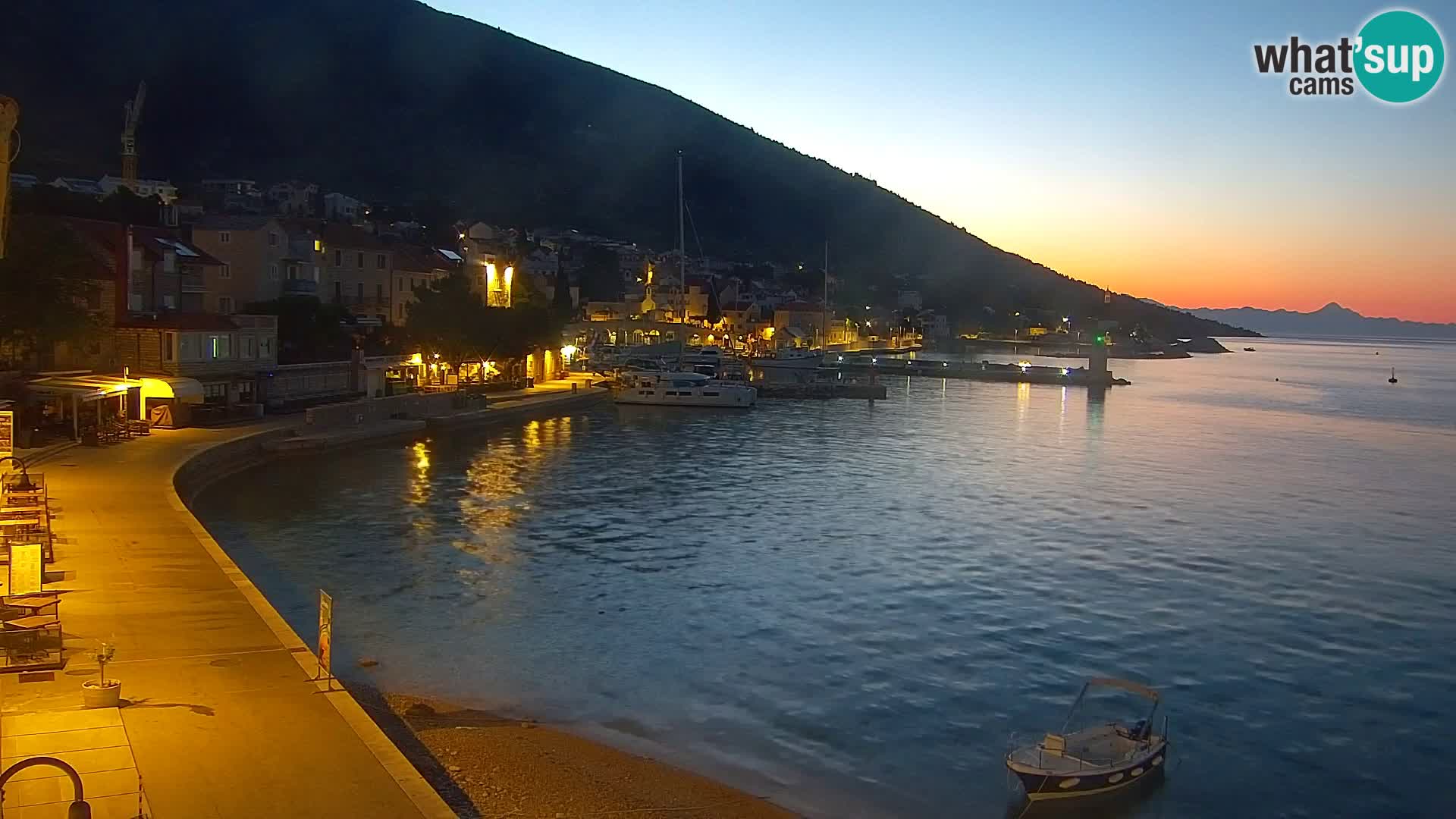 Webcam Bol Town Center & Marina – Live View from Bol, Brač