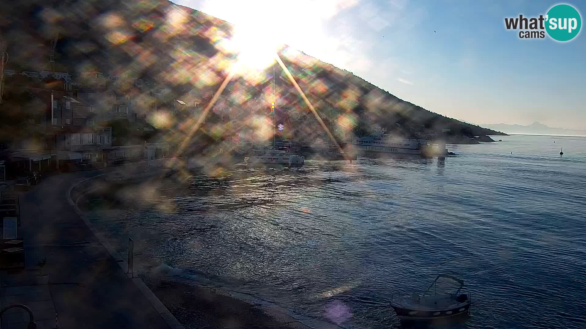 Webcam Bol Centro e Marina – Vista live dal porto di Bol
