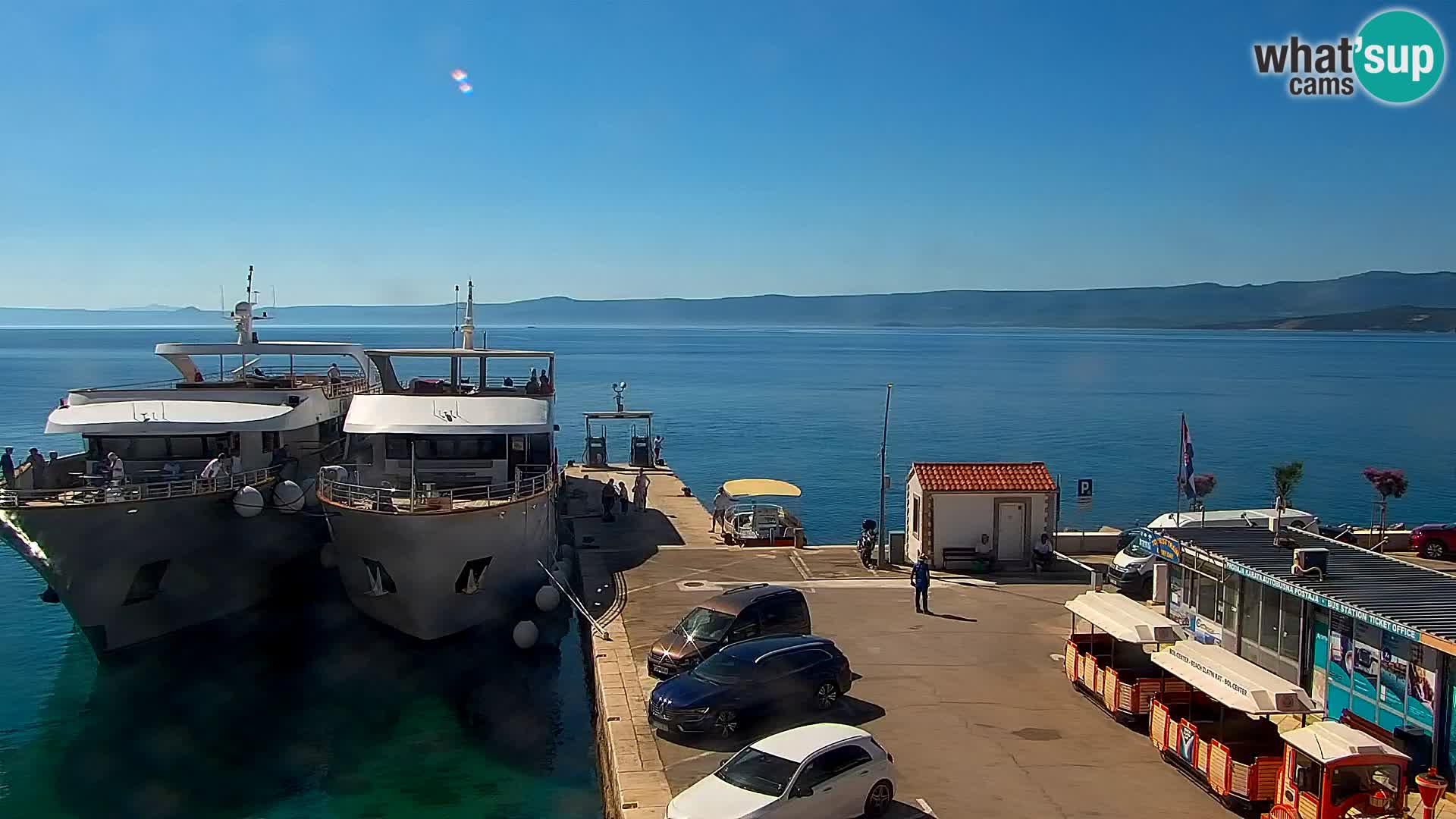 Webcam Bol Hafen & Ortszentrum – Liveblick aus Bol auf der Insel Brač