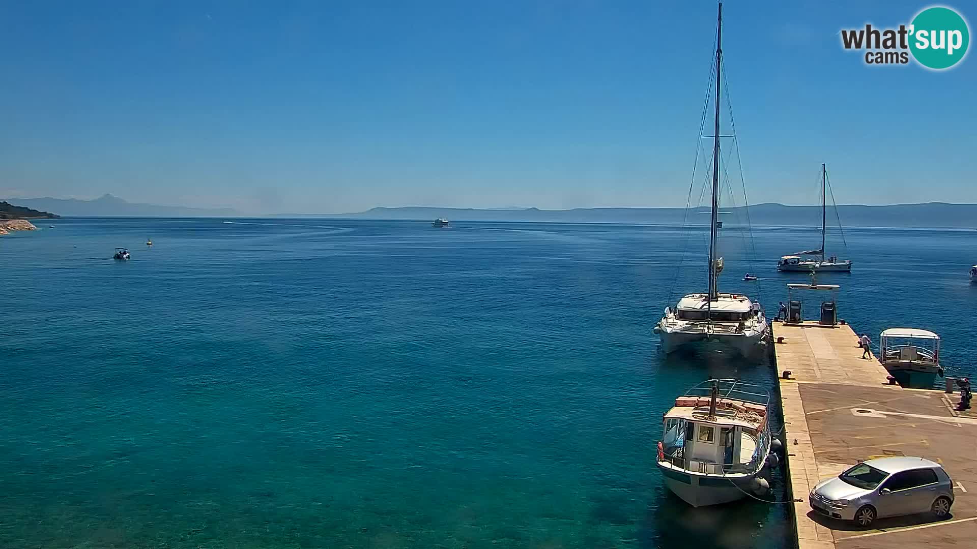 Webcam Bol Centro e Marina – Vista live dal porto di Bol