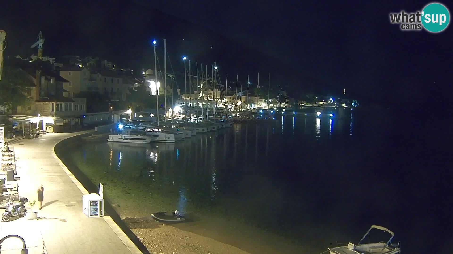 Webcam Bol Centro e Marina – Vista live dal porto di Bol