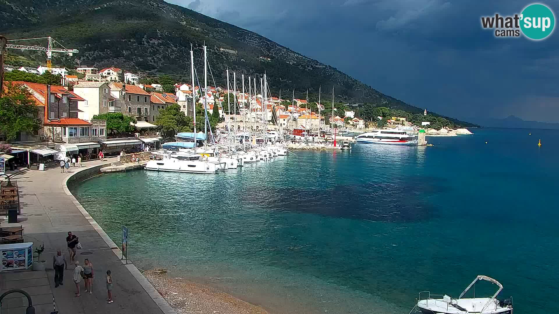Webcam Bol Centro e Marina – Vista live dal porto di Bol