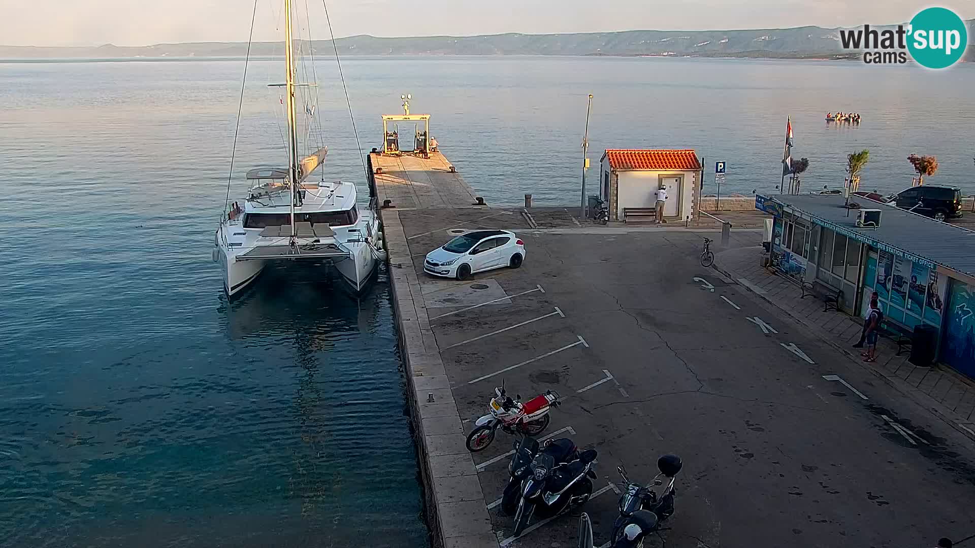 Webcam Bol Town Center & Marina – Live View from Bol, Brač