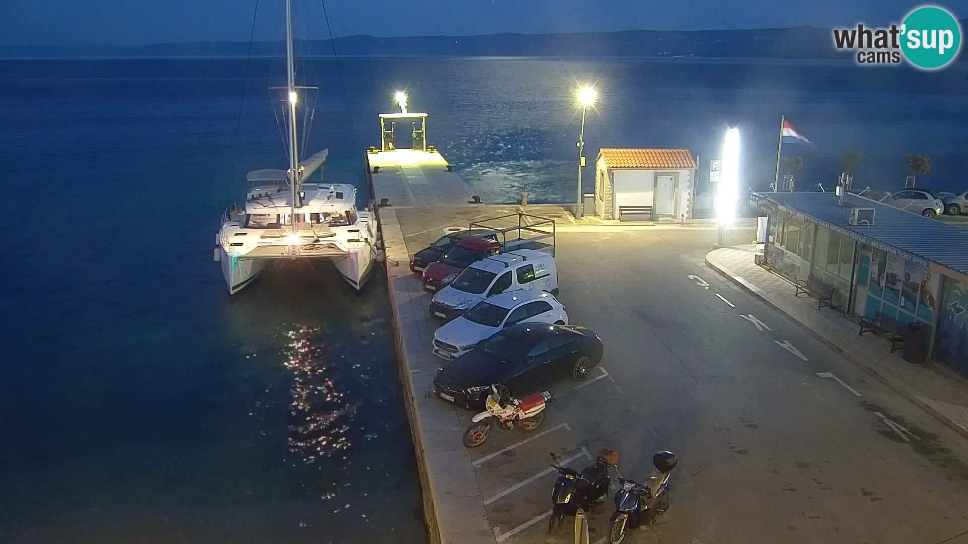 Webcam Bol Hafen & Ortszentrum – Liveblick aus Bol auf der Insel Brač