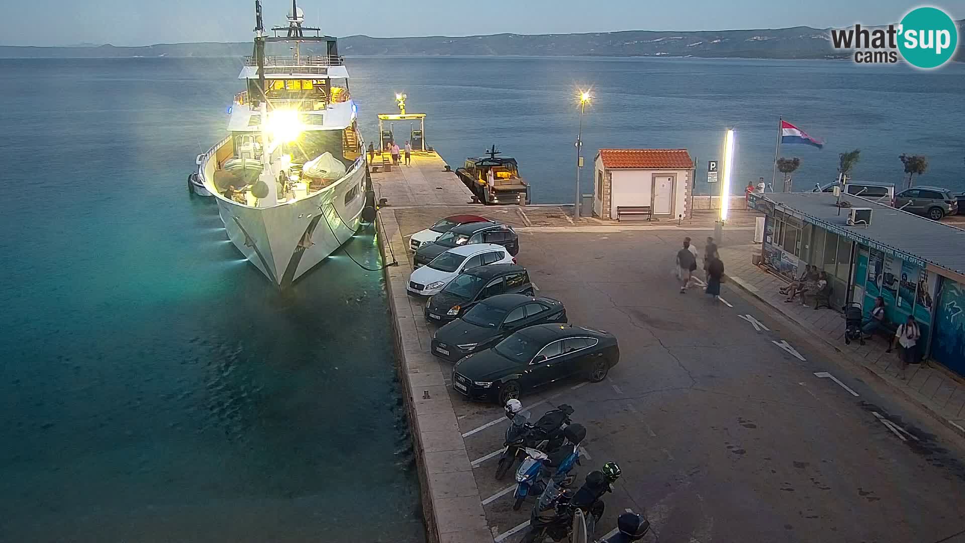 Webcam Bol Hafen & Ortszentrum – Liveblick aus Bol auf der Insel Brač
