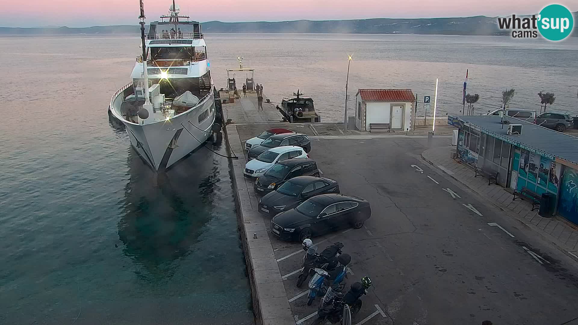 Webcam Bol Hafen & Ortszentrum – Liveblick aus Bol auf der Insel Brač