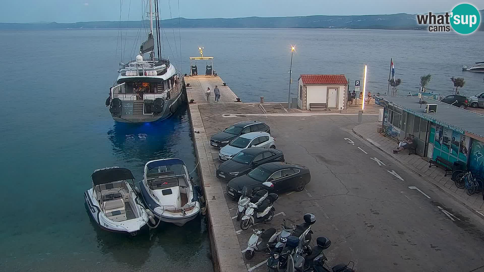 Webcam Bol Hafen & Ortszentrum – Liveblick aus Bol auf der Insel Brač