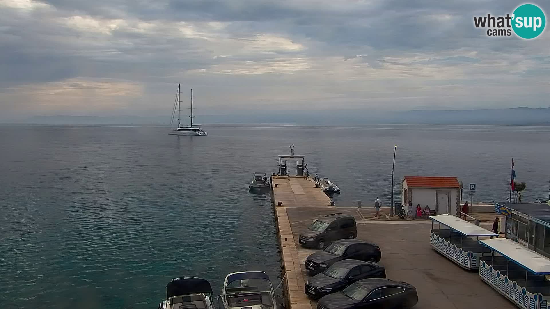 Webcam Bol Hafen & Ortszentrum – Liveblick aus Bol auf der Insel Brač